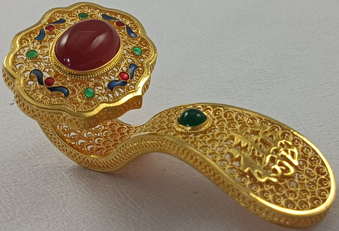 ��������